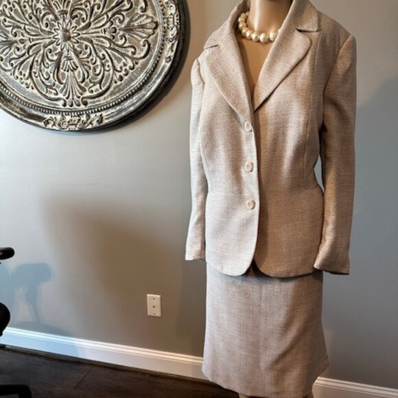 EMILY BEIGE TWEED  2PC SKIRT SUIT - SIZE 14W - Picture 1 of 4